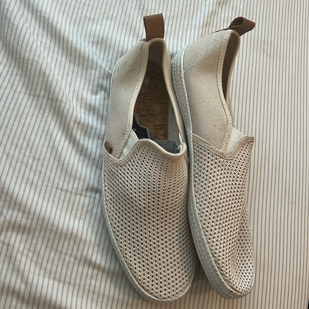 H&M MENS slip-on beige shoes